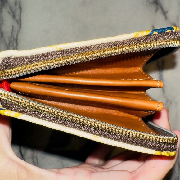 RARE 2015 Disney Club 33 Disneyland Dooney & Bourke Zip Around Wallet Limited Ed - Picture 3 of 8